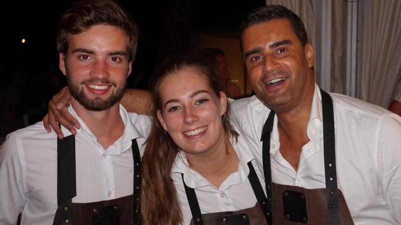 Bediening huren