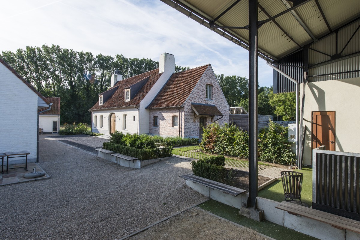Lozer Lodge