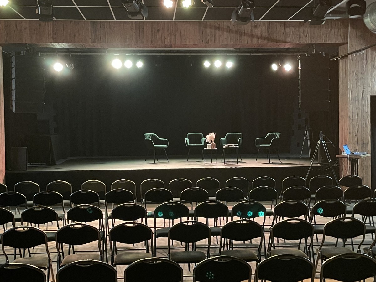 Hangar 27
