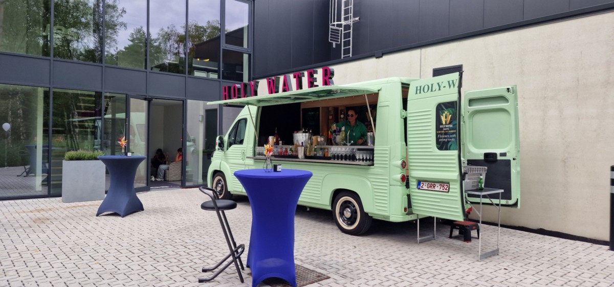 Holy-Water Drinkstruck