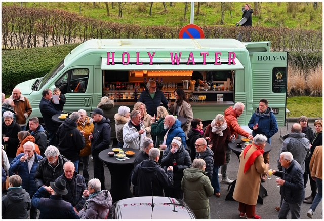 Holy-Water Drinkstruck