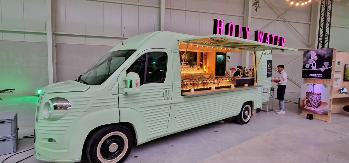 Holy-Water Drinkstruck