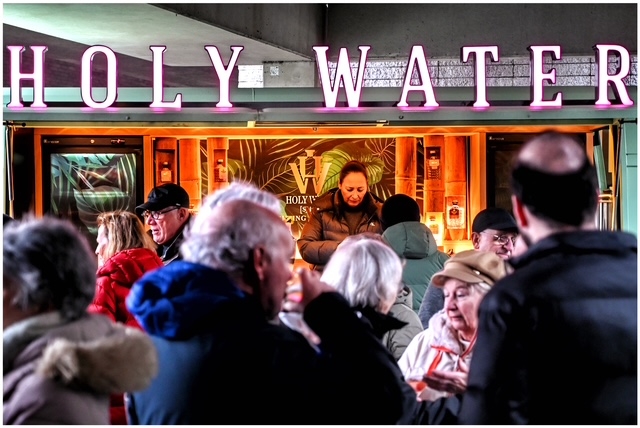 Holy-Water Drinkstruck