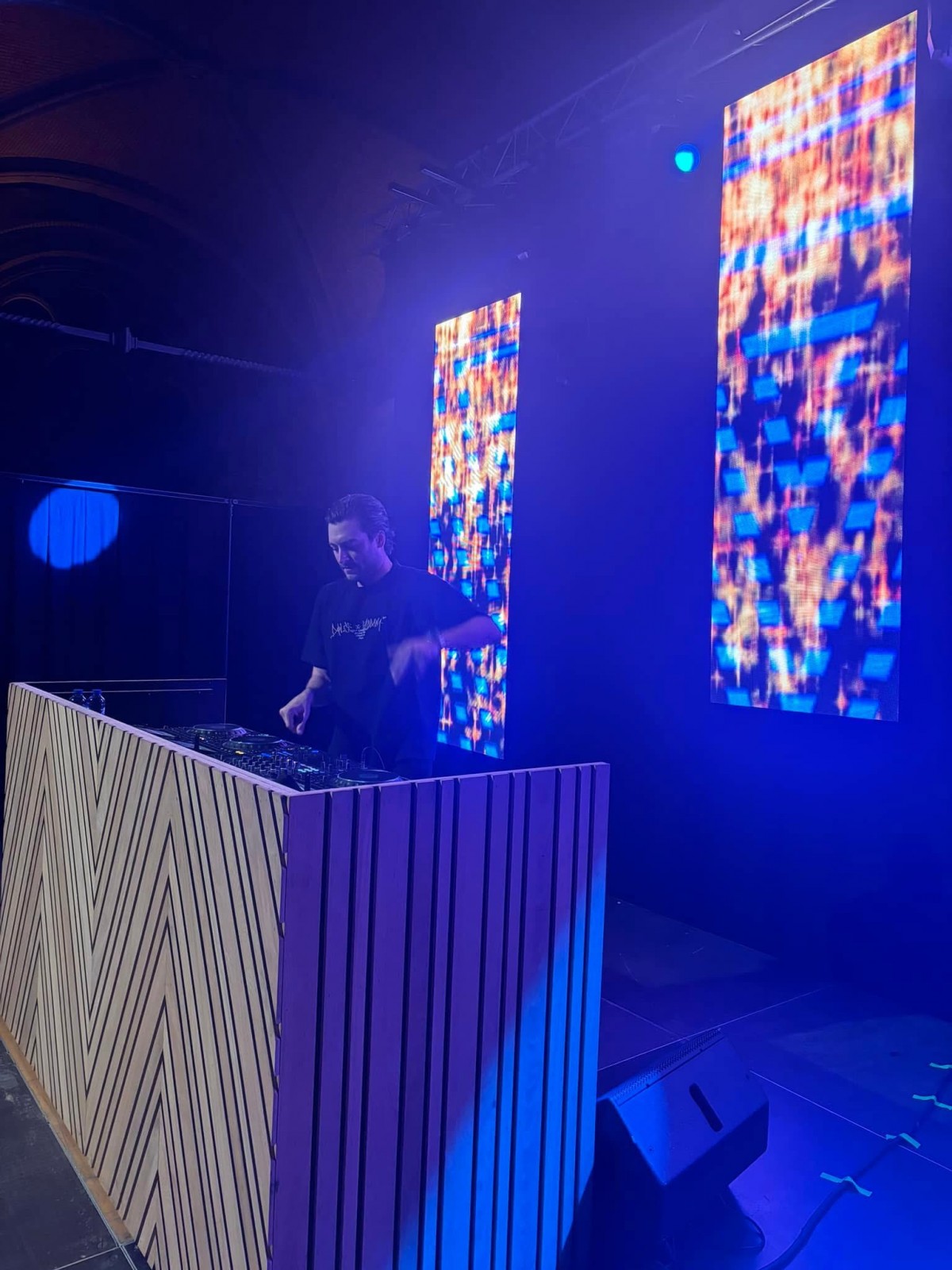 LED Walls by KRPRO