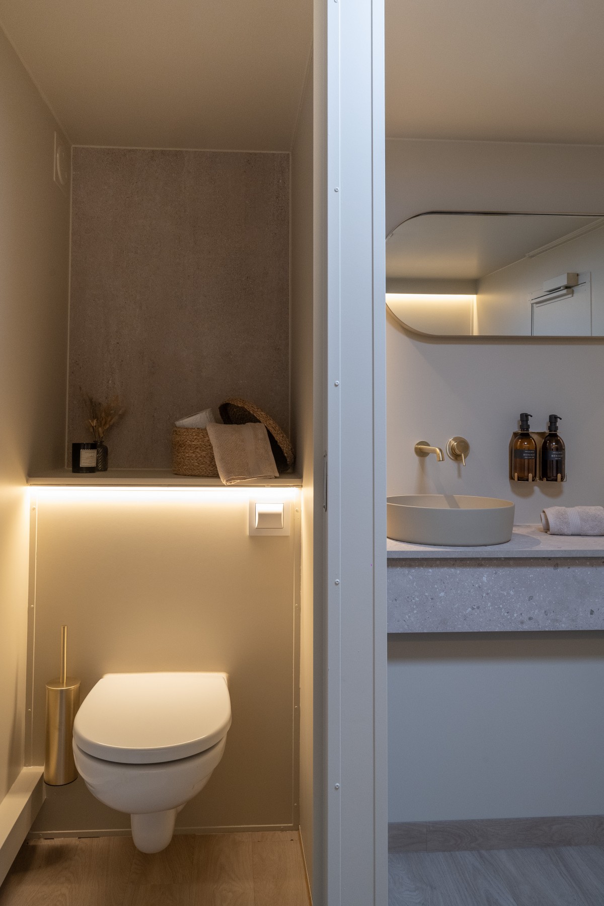 The Loo Deluxe
