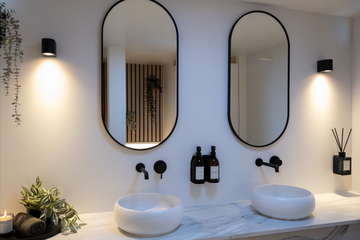 The Loo Deluxe
