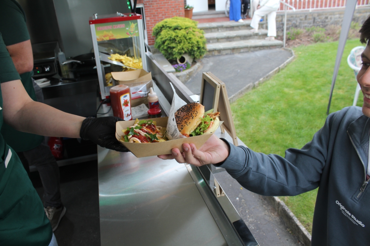 ANNY food on wheels