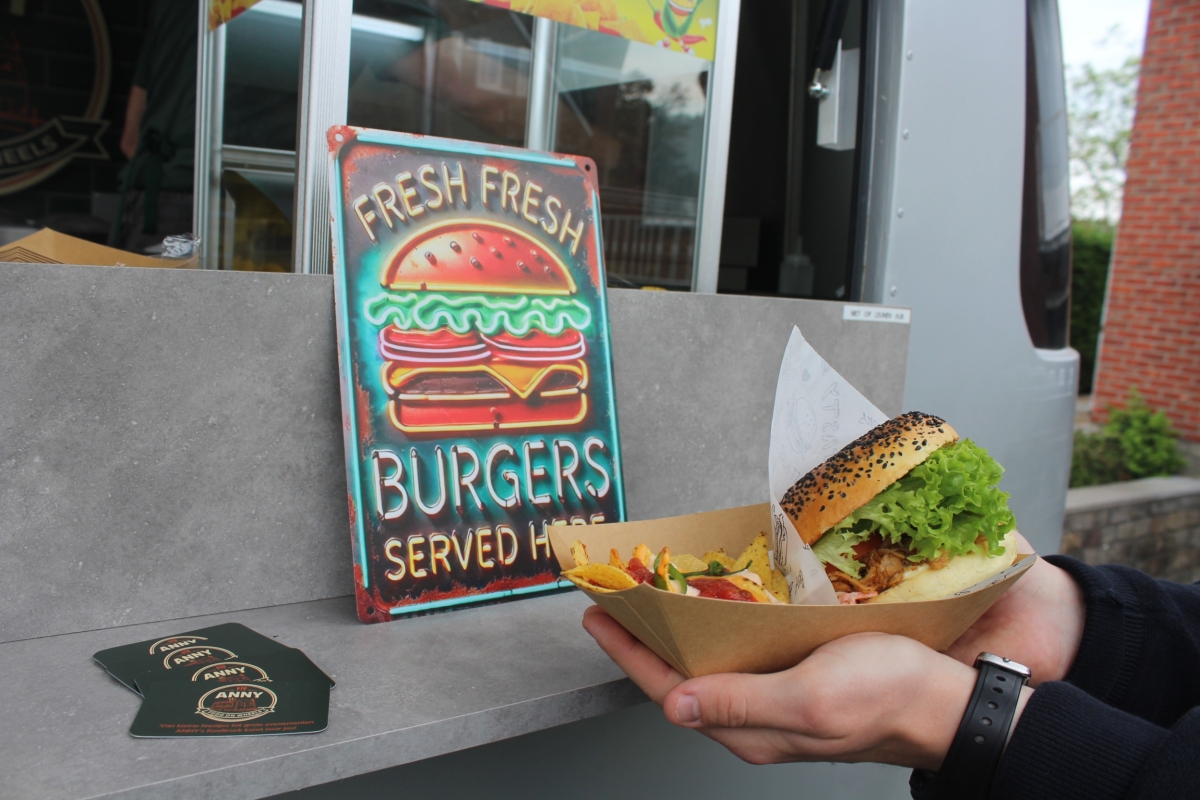 ANNY food on wheels