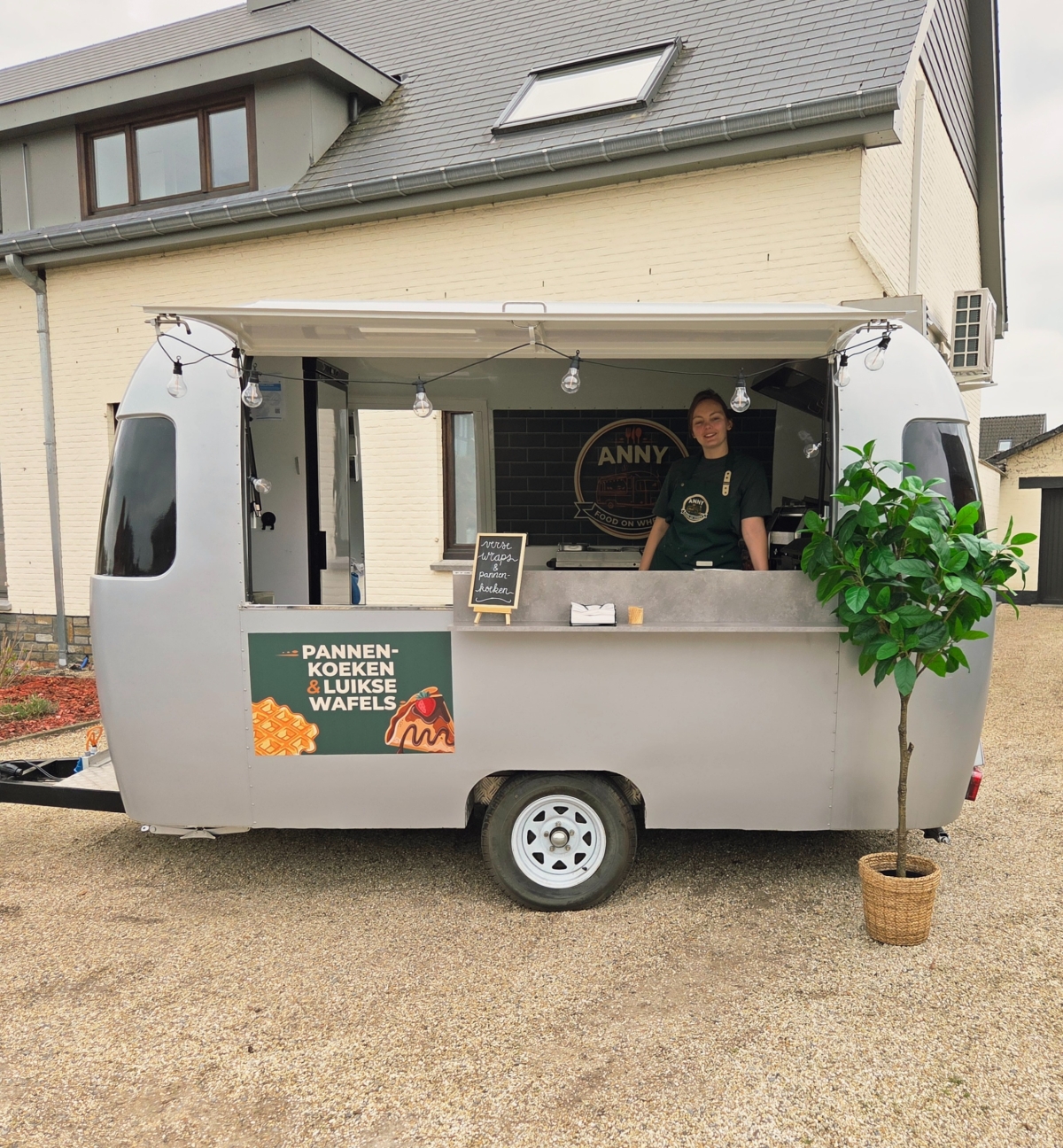 ANNY food on wheels