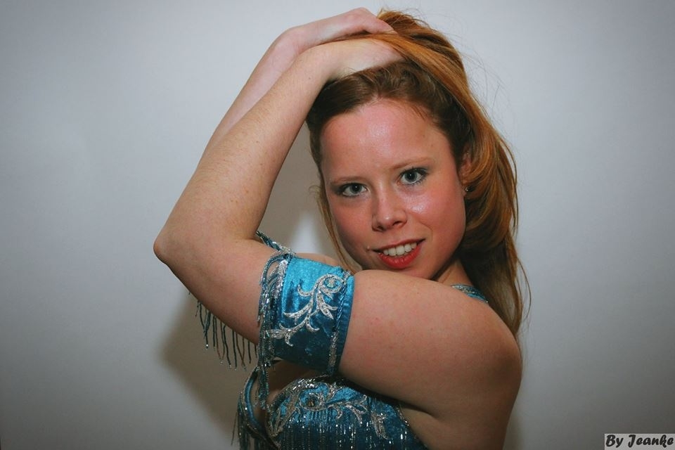 Buikdanseres Azhara