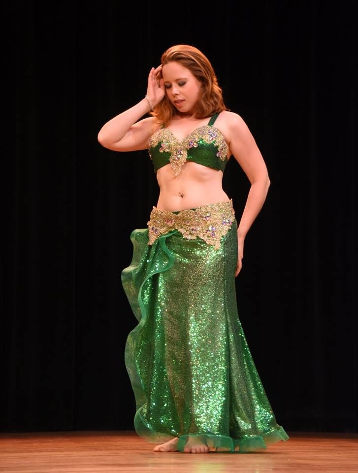 Buikdanseres Azhara