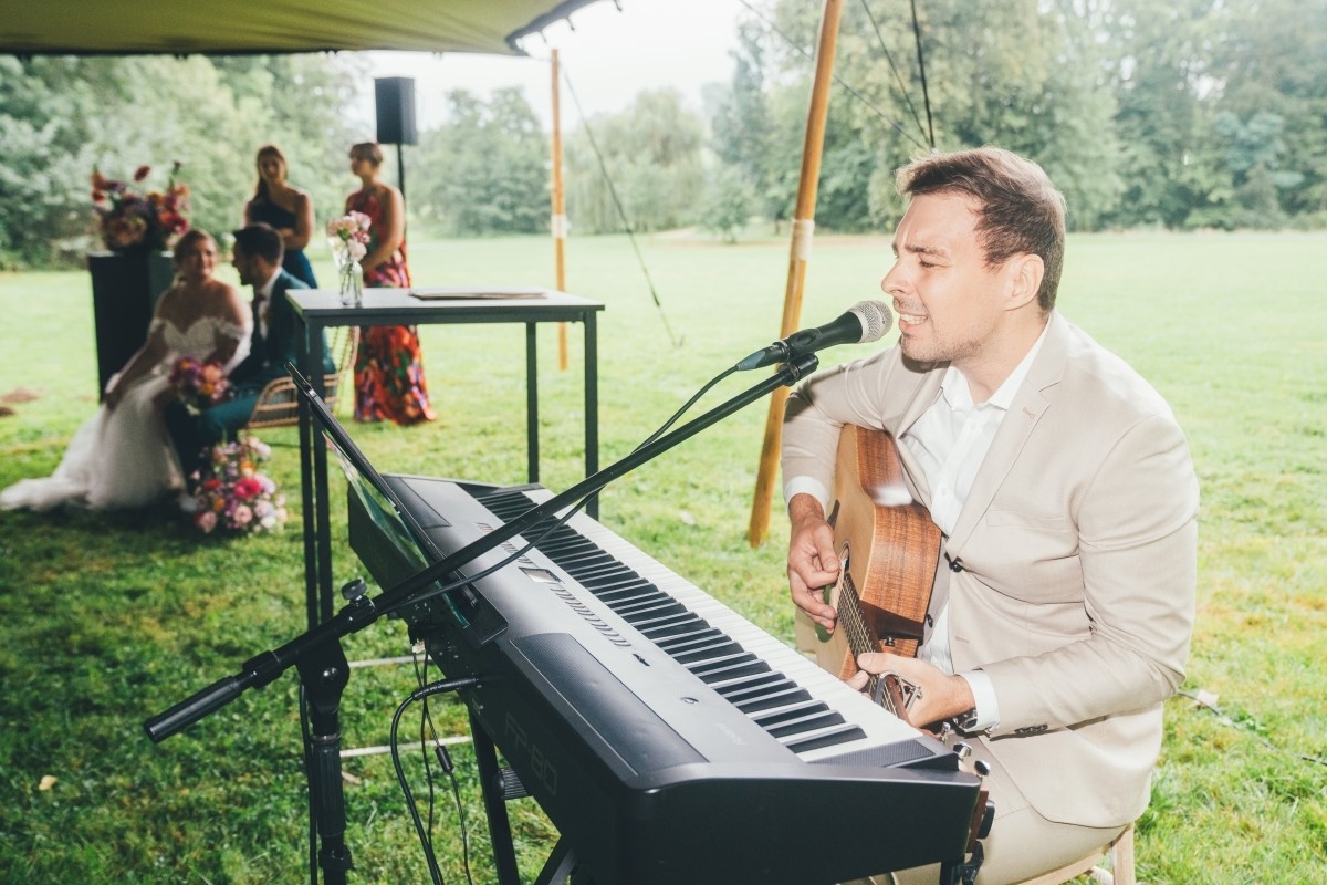 Wat kost een solo muzikant of zanger huren?