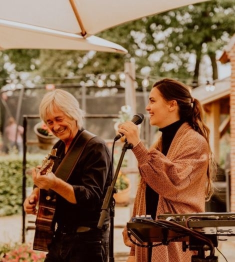 Zang met gitaar duo